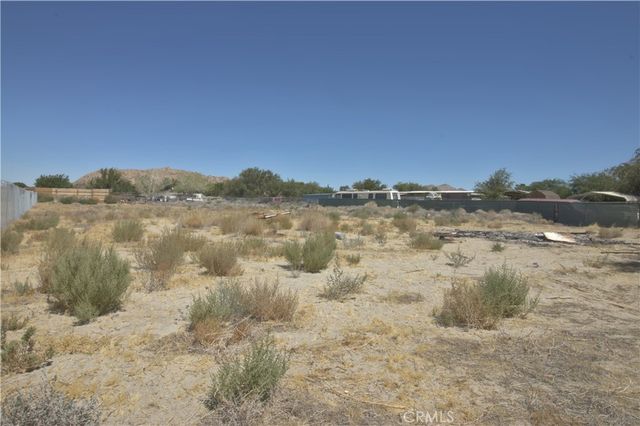 15313 Greenrock Avenue, Lake Los Angeles, CA 93535