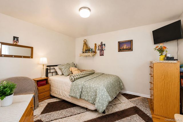 9121 110th Street, Richmond Hill, NY 11418