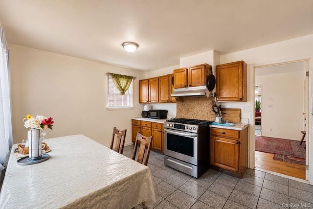 9121 110th Street, Richmond Hill, NY 11418