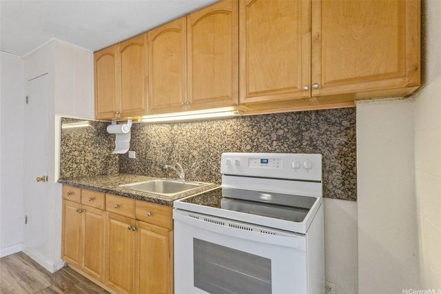 254 Kaiulani Avenue, Honolulu, HI 96815
