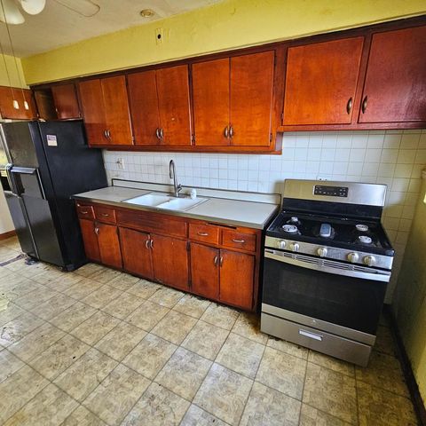 8456 S Damen Avenue, Chicago, IL 60620