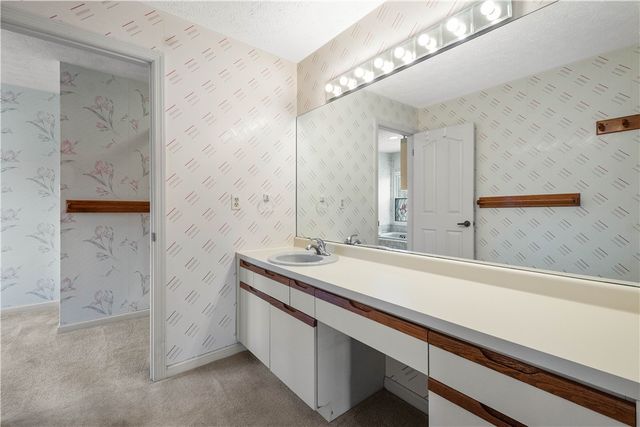 104 Timber Lane Ct, Aleppo, PA 15143