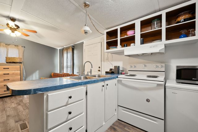 280 Bone Cave Rd, Rock Island, TN 38581