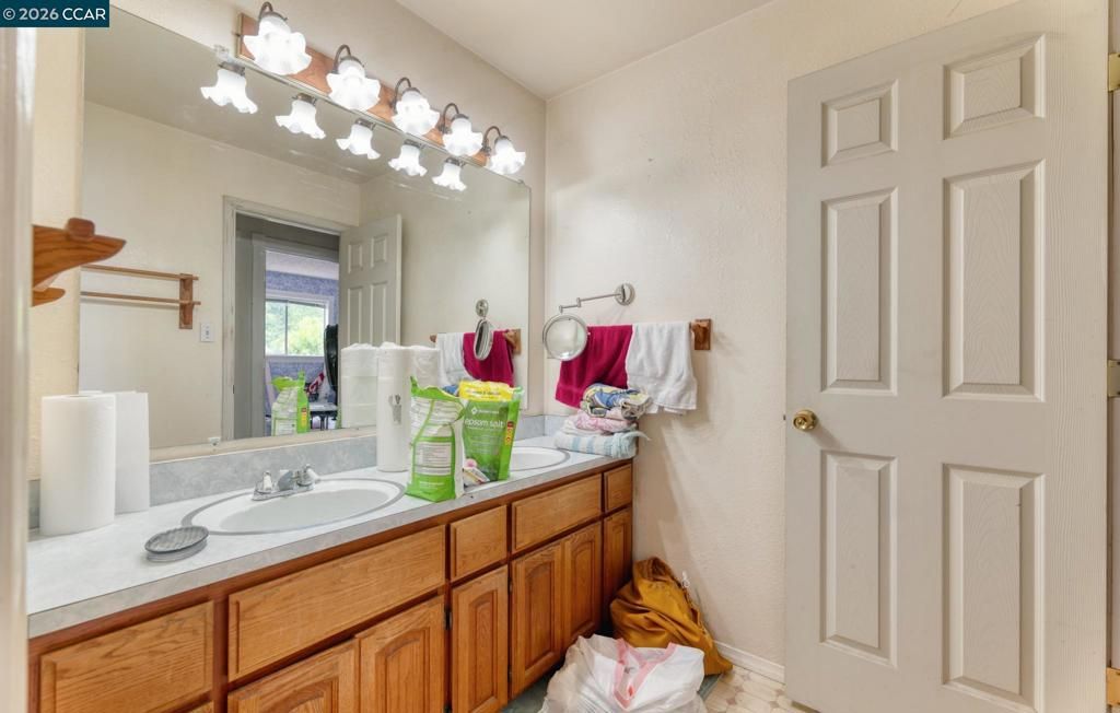 Image 22 of property listing at 457 Gilda Ave, Martinez, CA 94553