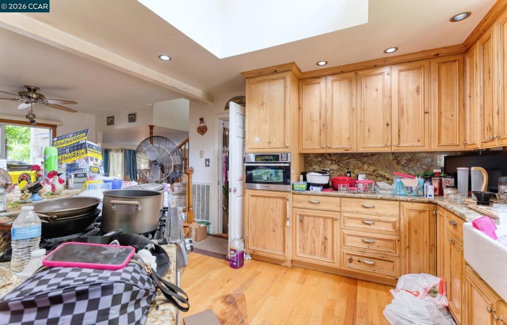 Image 4 of property listing at 457 Gilda Ave, Martinez, CA 94553