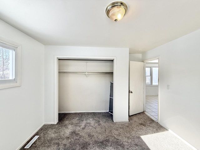 1513 Skinner DRIVE, Twin Lakes, WI 53181