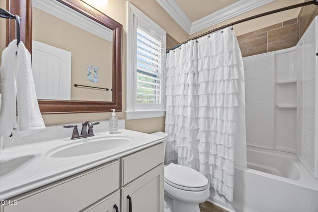 5600 Bella Terra Court, Wake Forest, NC 27587