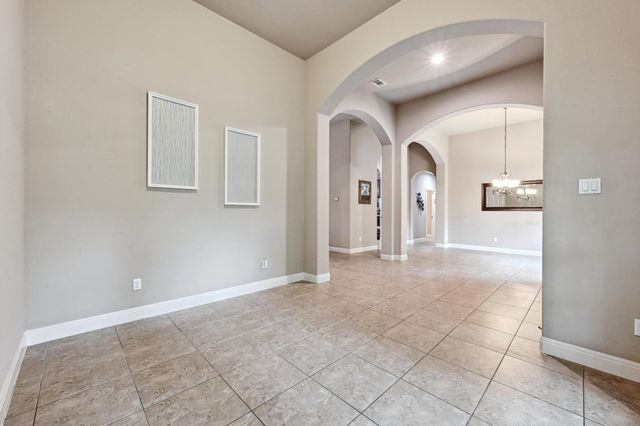 605 River Oaks DR, Austin, TX 78748