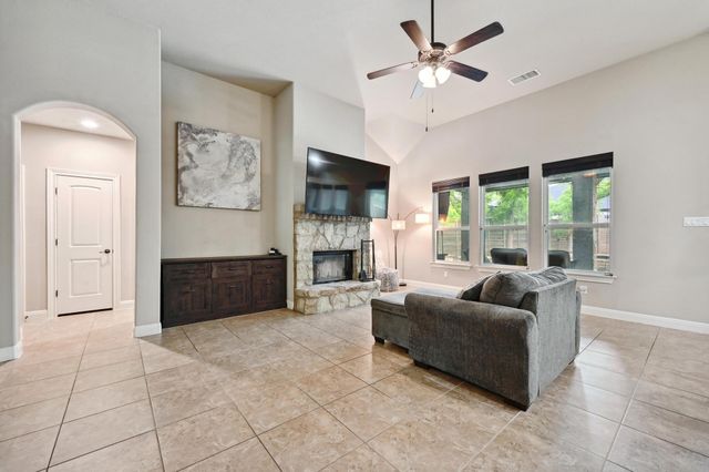 605 River Oaks DR, Austin, TX 78748