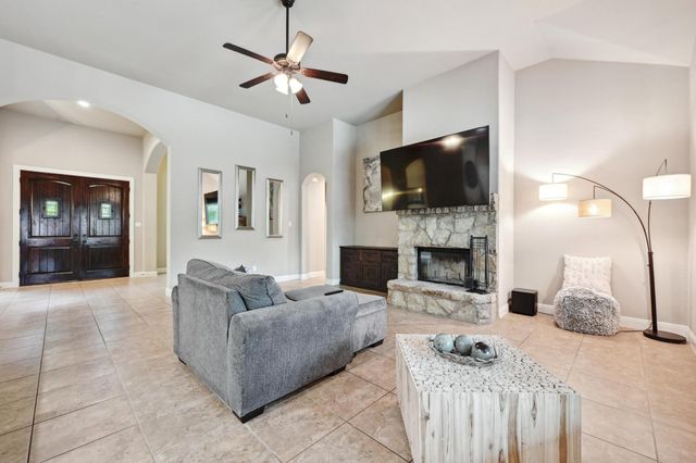 605 River Oaks DR, Austin, TX 78748