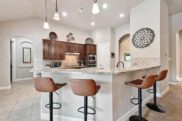 605 River Oaks DR, Austin, TX 78748