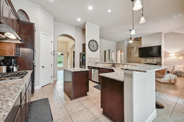 605 River Oaks DR, Austin, TX 78748