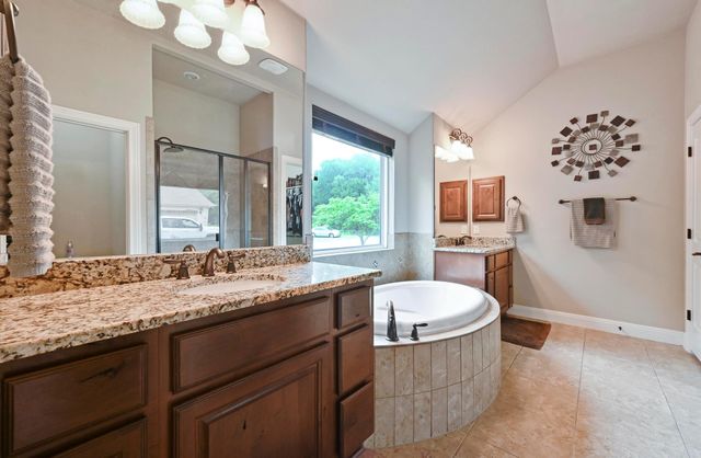 605 River Oaks DR, Austin, TX 78748