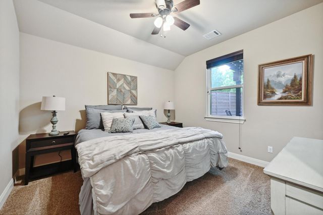 605 River Oaks DR, Austin, TX 78748