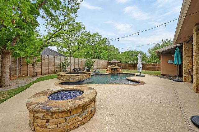 605 River Oaks DR, Austin, TX 78748