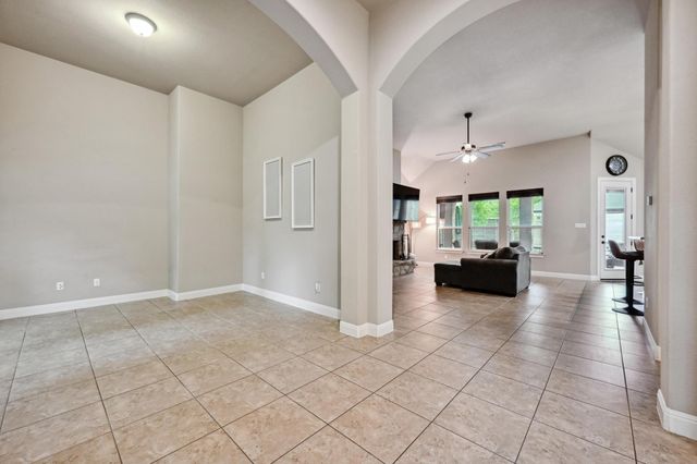 605 River Oaks DR, Austin, TX 78748