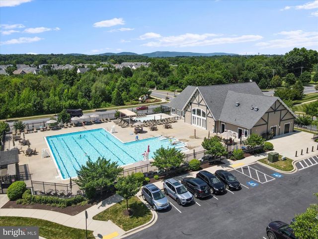 6480 CALVERTON DR #101, Frederick, MD 21703