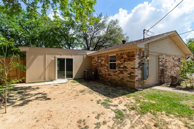 4104 Marsh Street, Bryan, TX 77803