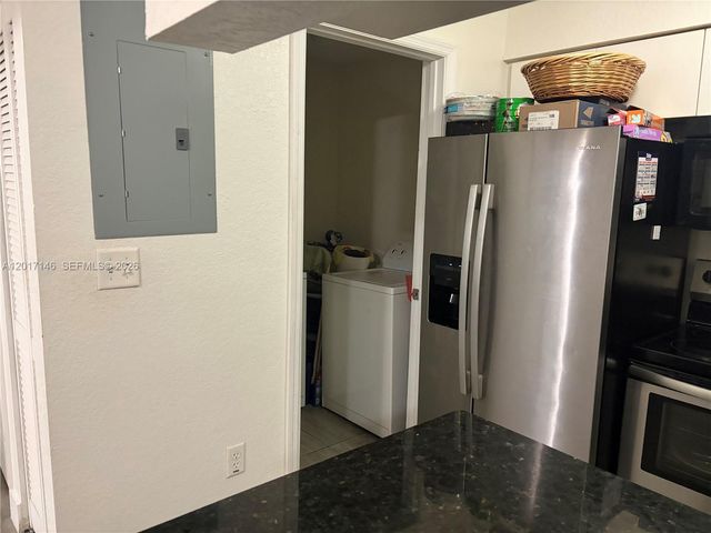 6725 NW 174th Ter I-12, Hialeah, FL 33015