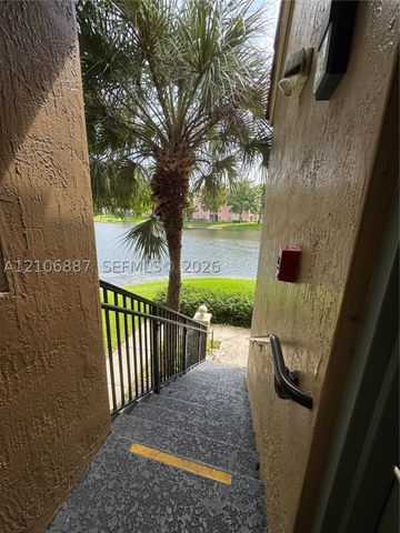 7950 N Nob Hill Rd 202, Tamarac, FL 33321