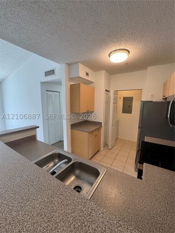 7950 N Nob Hill Rd 202, Tamarac, FL 33321