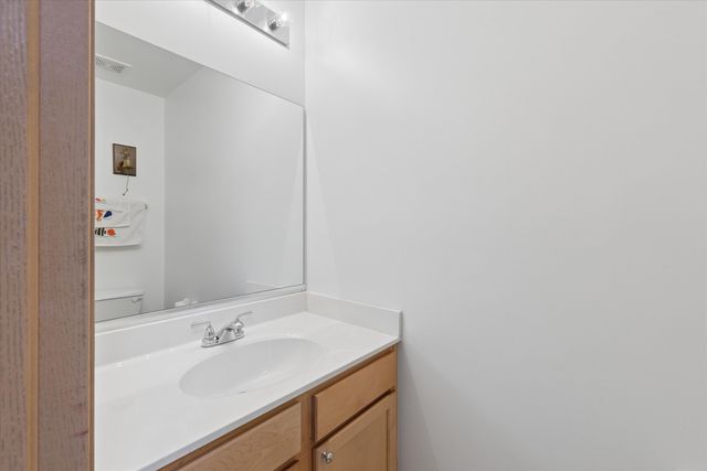 521 Waterford Drive, Oswego, IL 60543