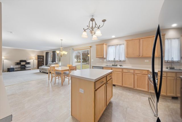 521 Waterford Drive, Oswego, IL 60543