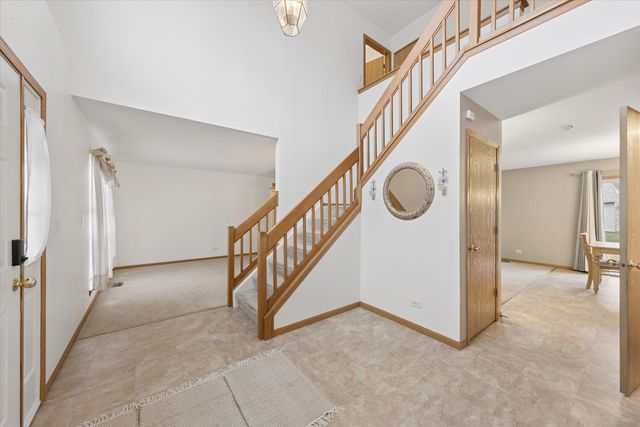 521 Waterford Drive, Oswego, IL 60543