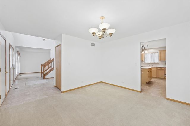 521 Waterford Drive, Oswego, IL 60543