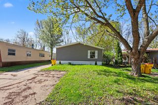 29656 Jamestown Dr, Chesterfield Township, MI 48051