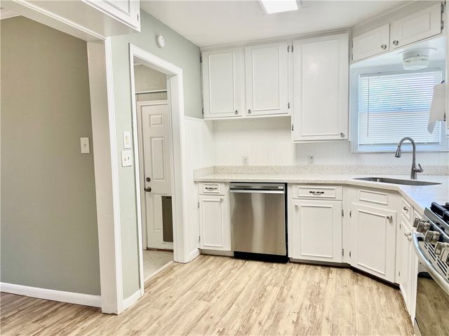 1006 Collingswood Dr, Corpus Christi, TX 78412