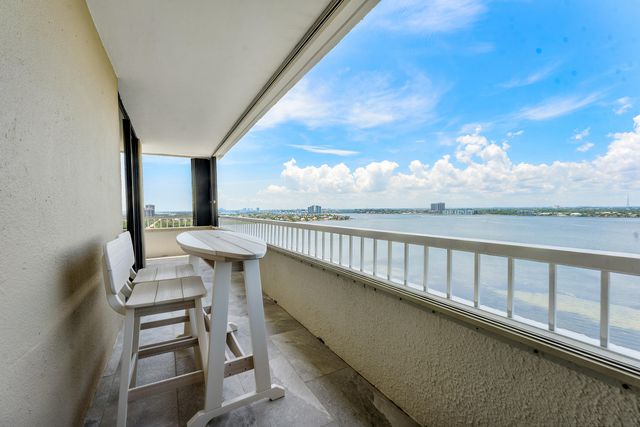 5280 N OCEAN Drive 16E, Singer Island, FL 33404