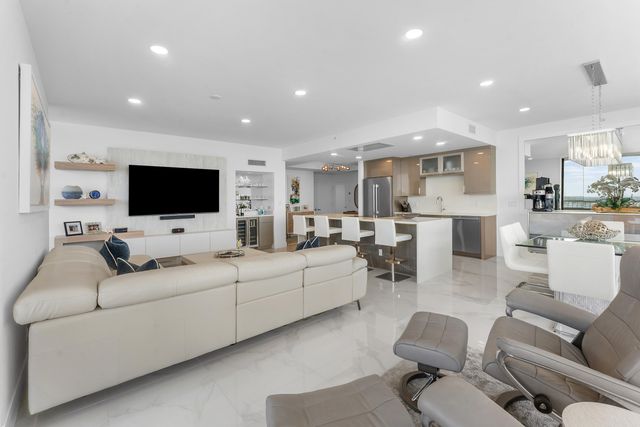 5280 N OCEAN Drive 16E, Singer Island, FL 33404