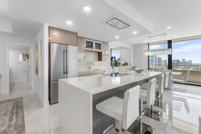 5280 N OCEAN Drive 16E, Singer Island, FL 33404