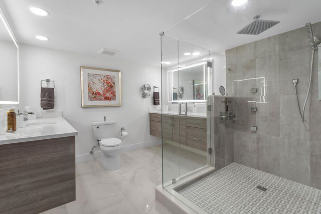 5280 N OCEAN Drive 16E, Singer Island, FL 33404