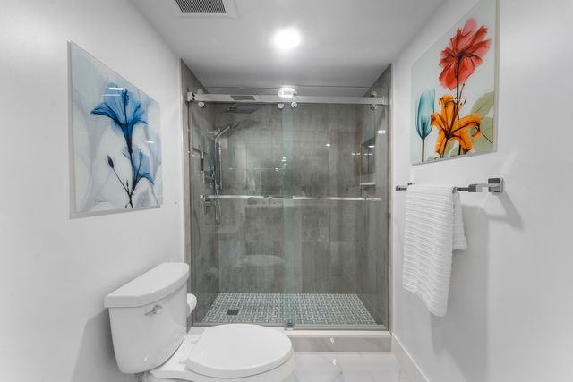 5280 N OCEAN Drive 16E, Singer Island, FL 33404