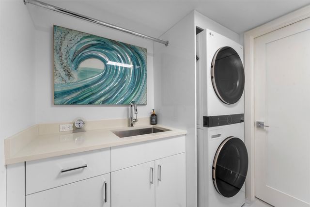 5280 N OCEAN Drive 16E, Singer Island, FL 33404