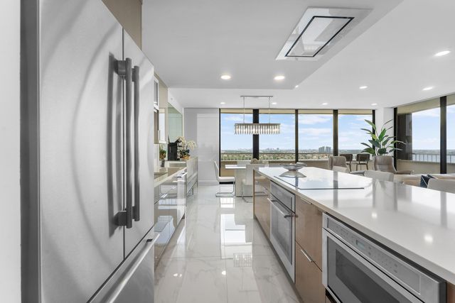 5280 N OCEAN Drive 16E, Singer Island, FL 33404
