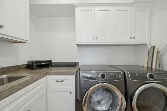 417 Poinsettia Avenue, Corona Del Mar, CA 92625