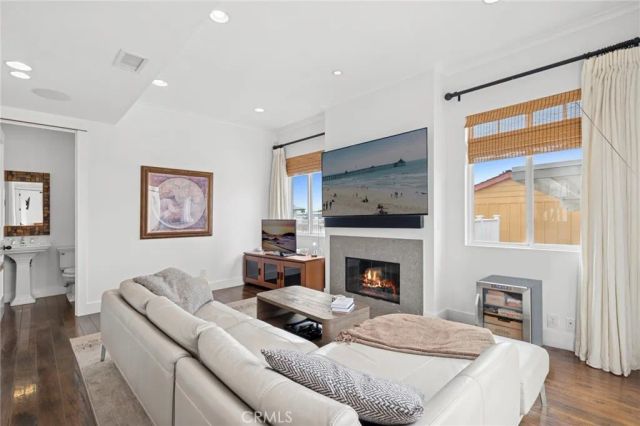 417 Poinsettia Avenue, Corona Del Mar, CA 92625