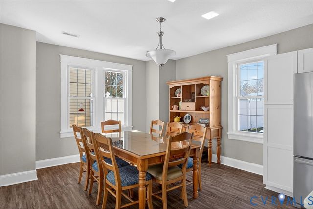 621 Lee St, West Point, VA 23181