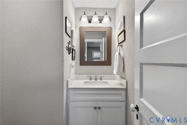 621 Lee St, West Point, VA 23181