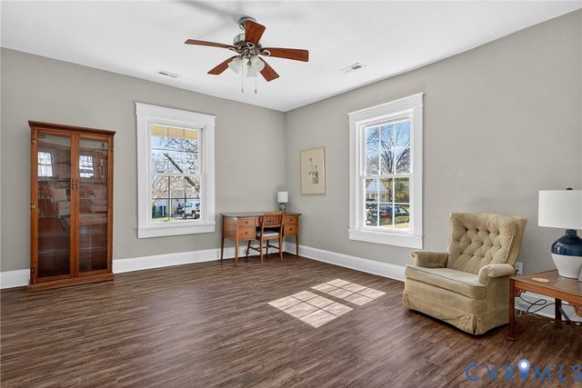 621 Lee St, West Point, VA 23181