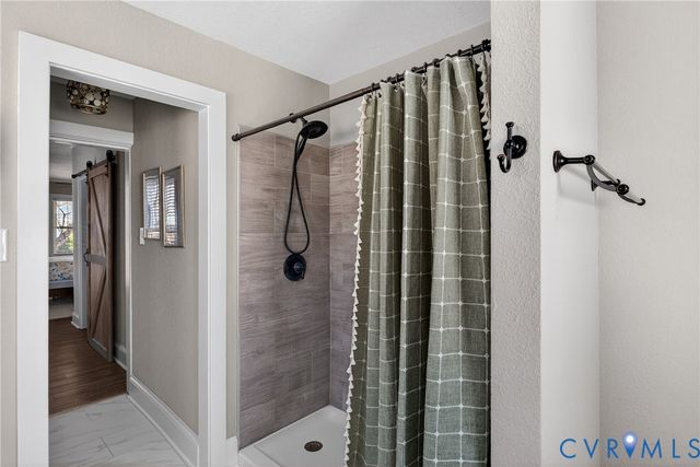 621 Lee St, West Point, VA 23181