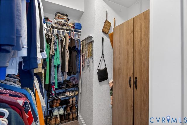 621 Lee St, West Point, VA 23181