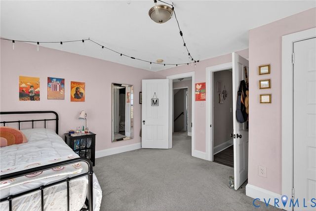 621 Lee St, West Point, VA 23181