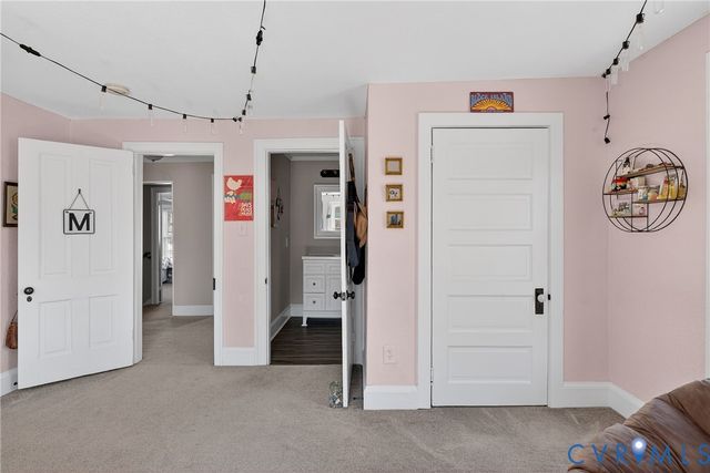 621 Lee St, West Point, VA 23181