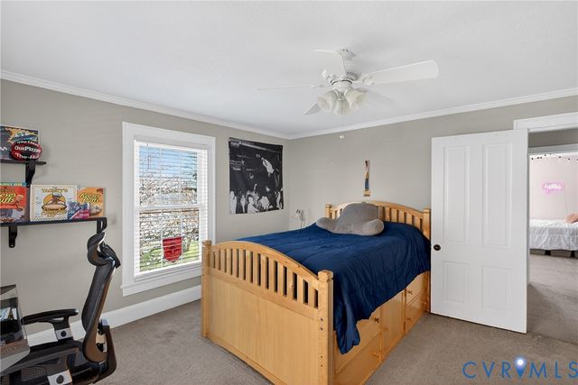 621 Lee St, West Point, VA 23181