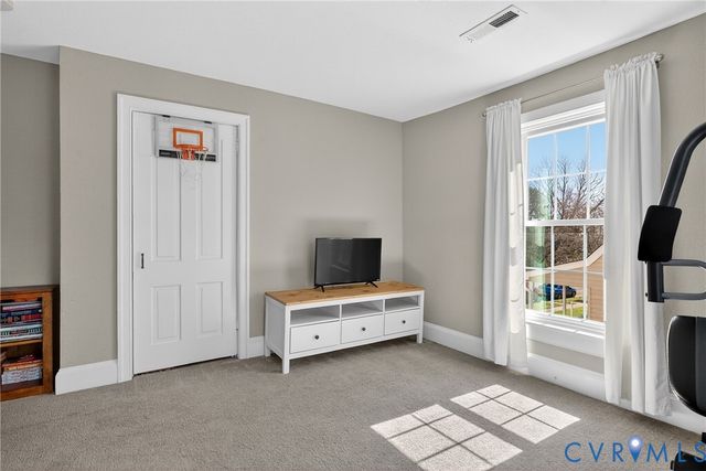 621 Lee St, West Point, VA 23181