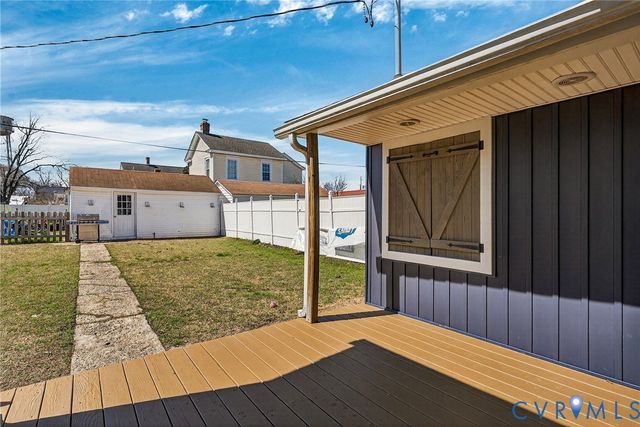 621 Lee St, West Point, VA 23181